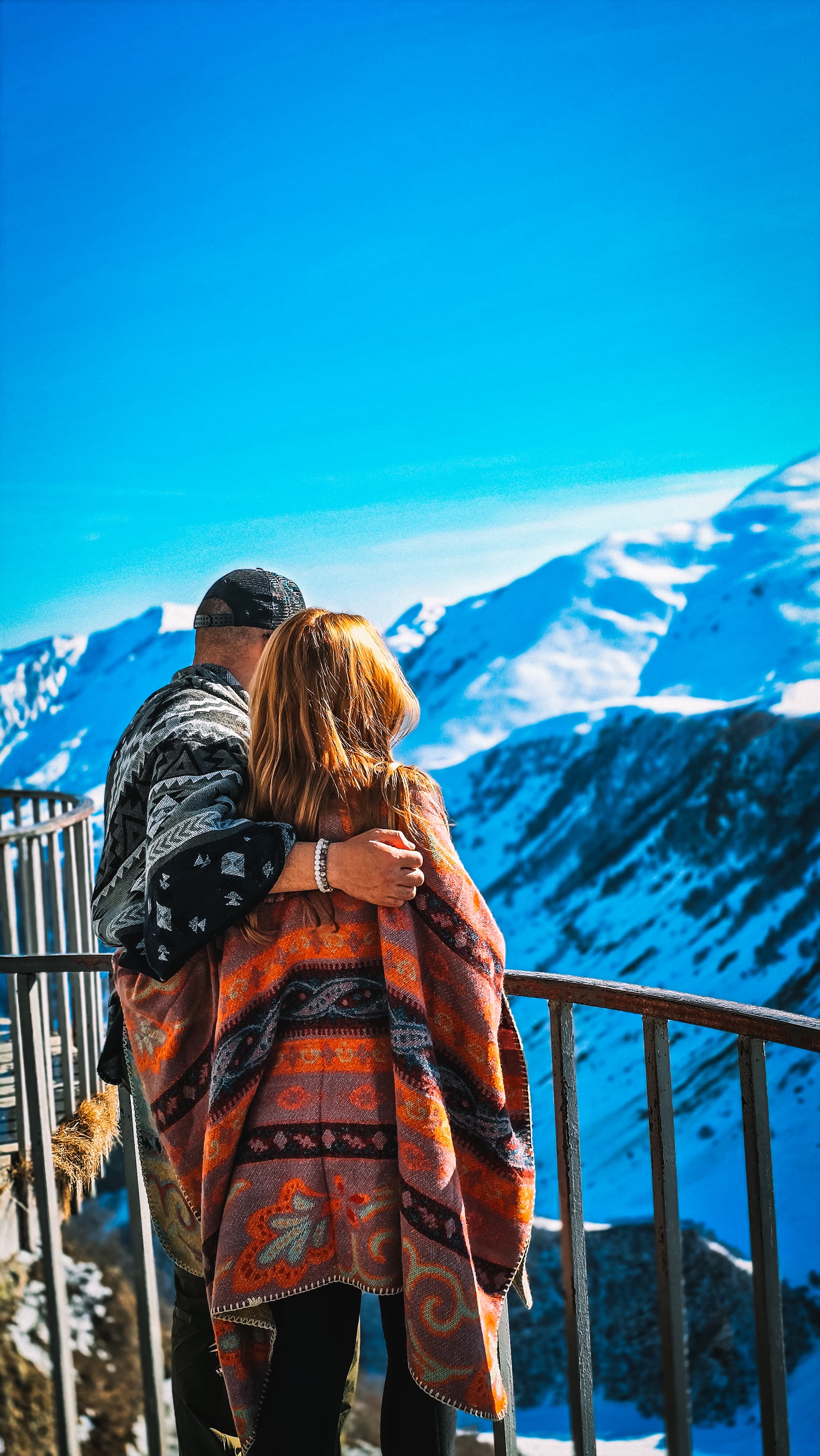 Elie and Karine together in the mountains